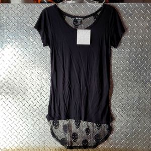 💥NWT Skull Shirt Lace Back Black Short Sleeve sz M